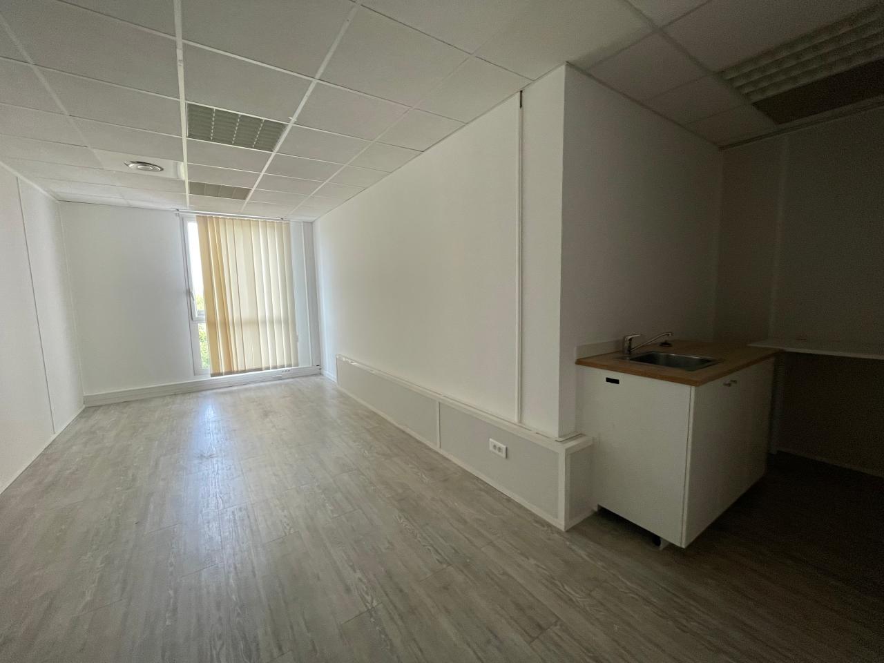 Bureau Aix-en-Provence 301m² Location bureau Aix-en-Provence Bouches-du-Rhône OLBUR2530639 3